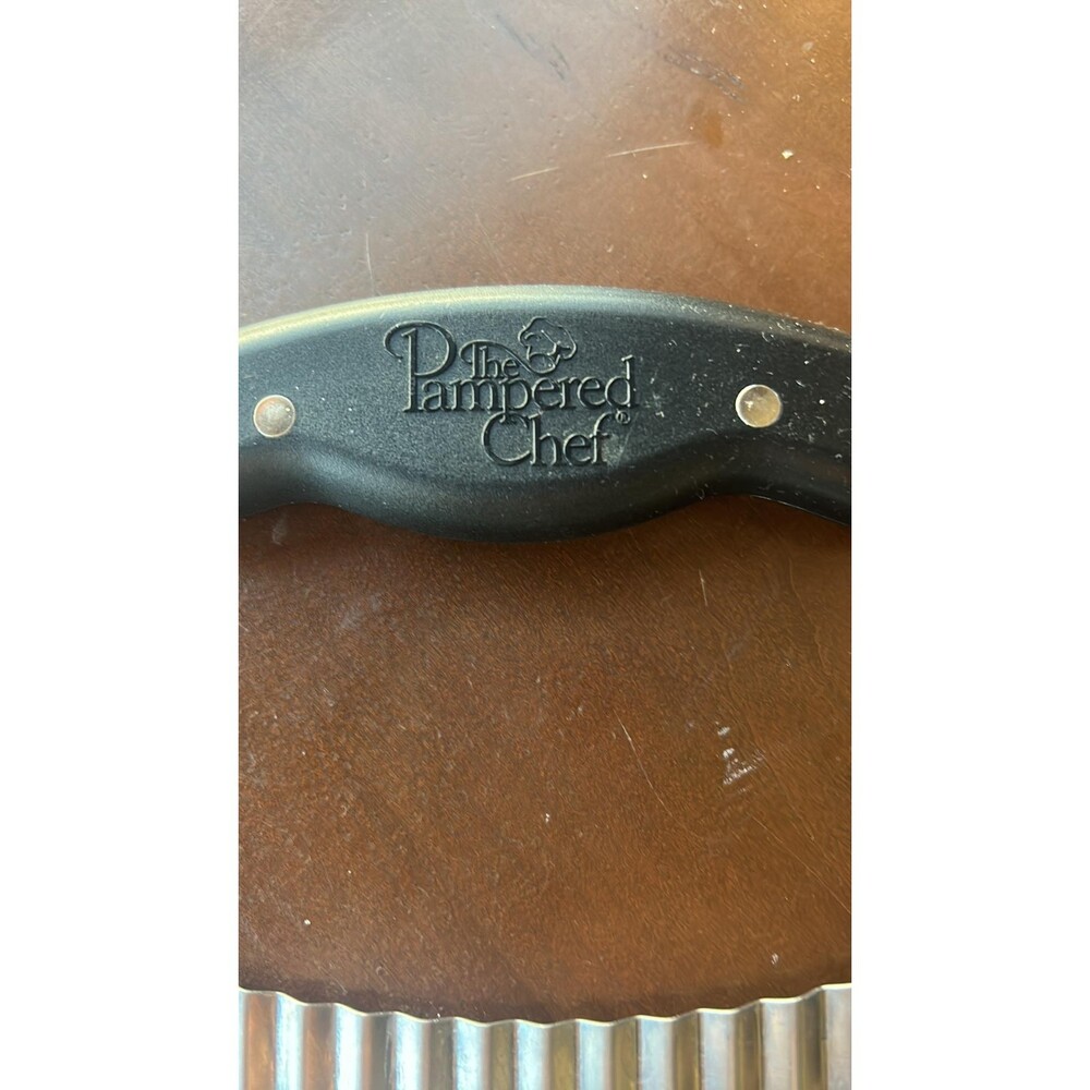 The Pampered Chef Crinkle Cutter Rocking - Picture 4 of 4